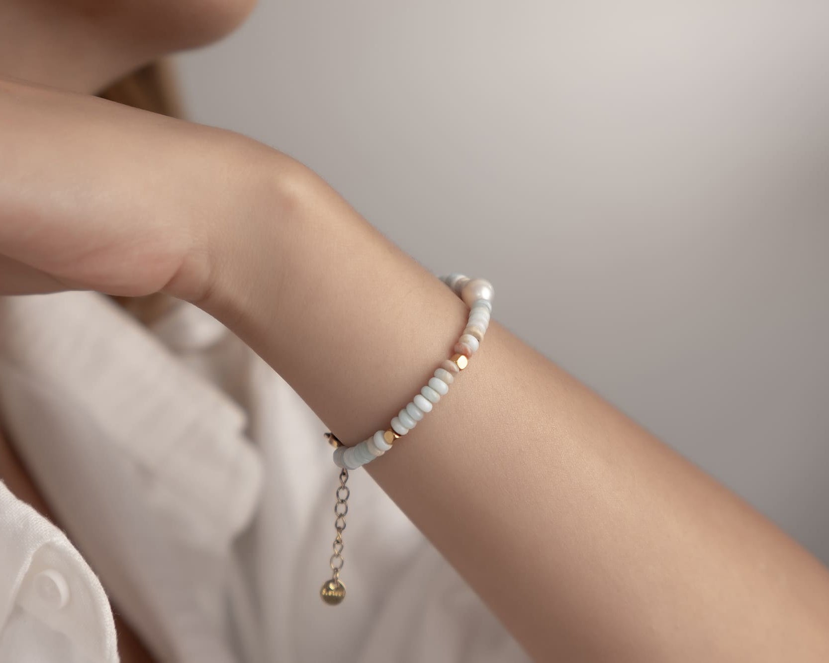 Boho Chic Jewelry Pastel: Verspieltes Perlenarmband für den Strand