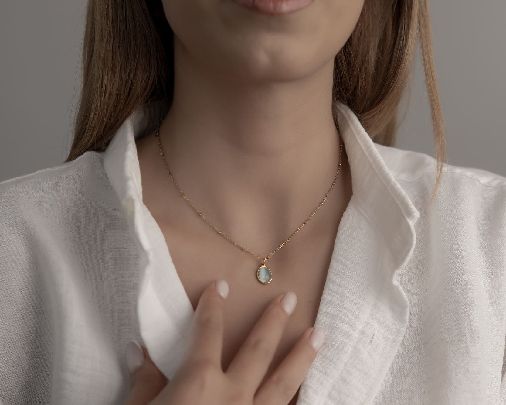 Satellite Chain Necklace Gold: Kette mit kleinen Kügelchen und Anhänger