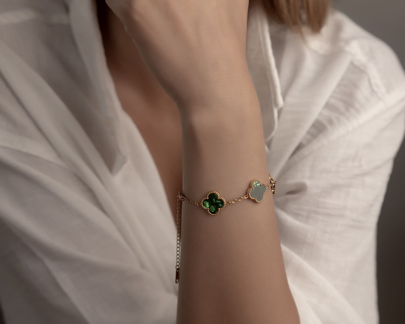 Vintage Style Armband in Gold mit grünem Malachit-Inlay