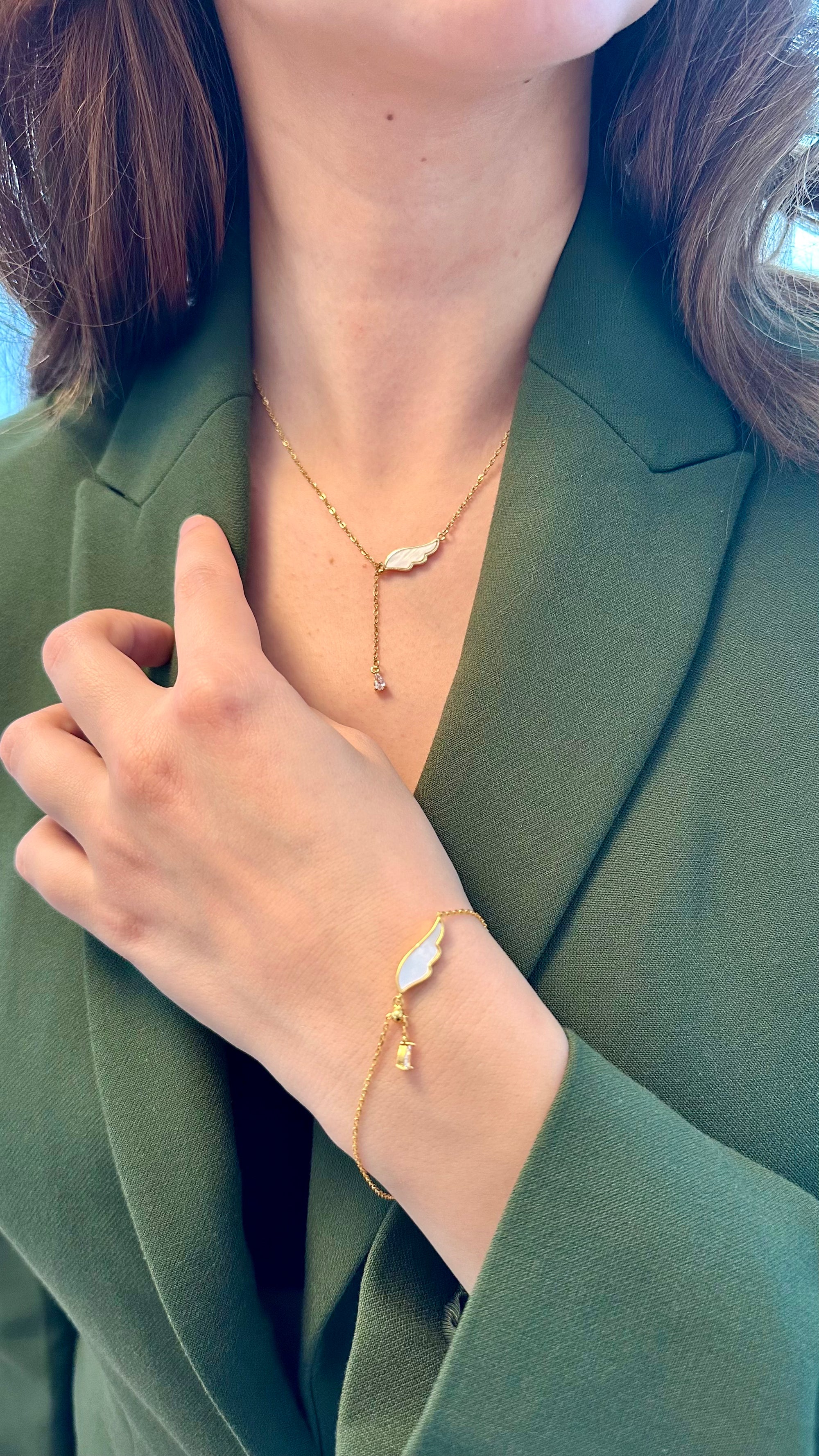 Elegante Damen Halskette mit Flügel, Zirkonia und Perlmutt