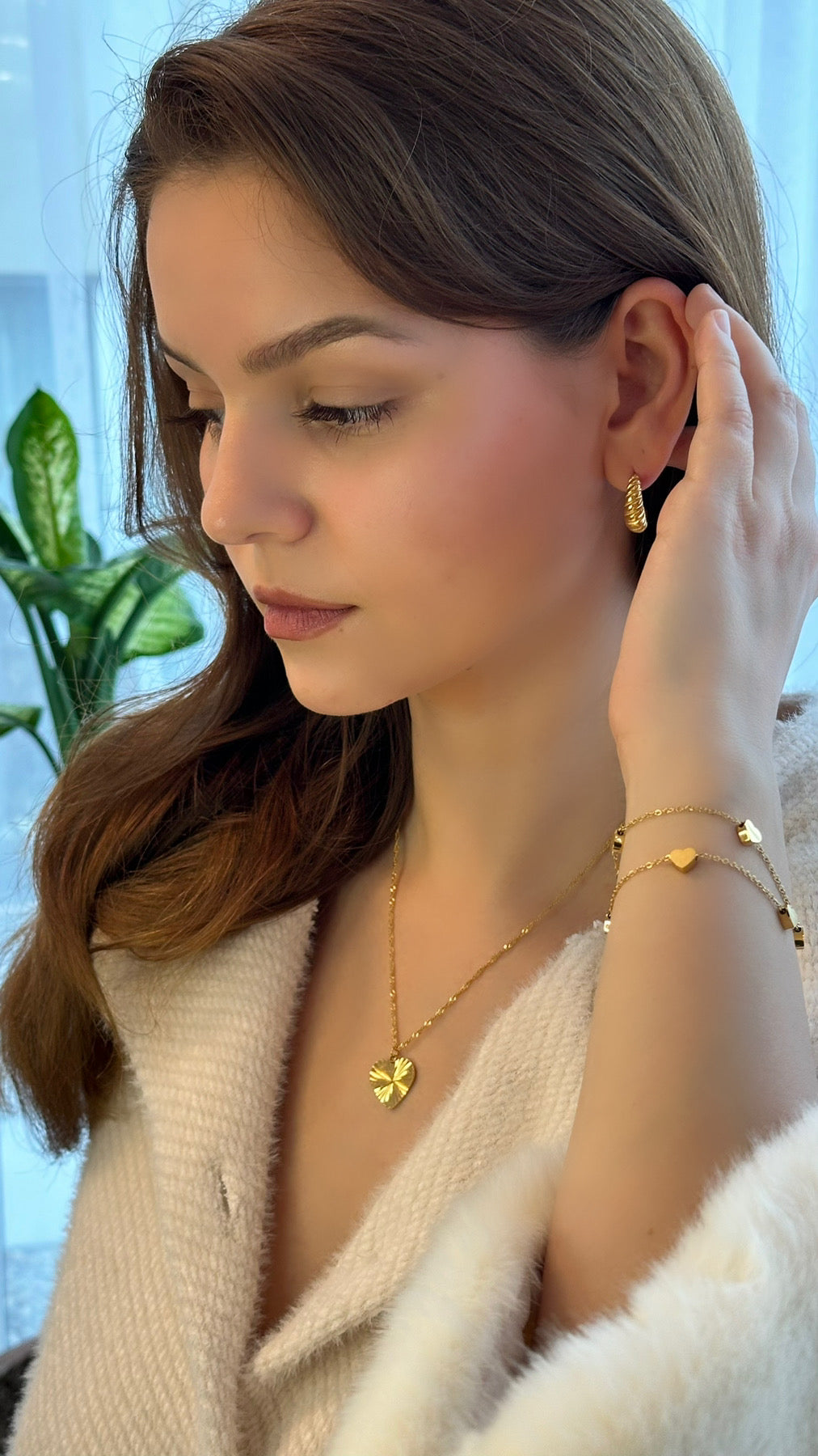 Goldene Croissant Ohrringe – Modernes Design für Damen