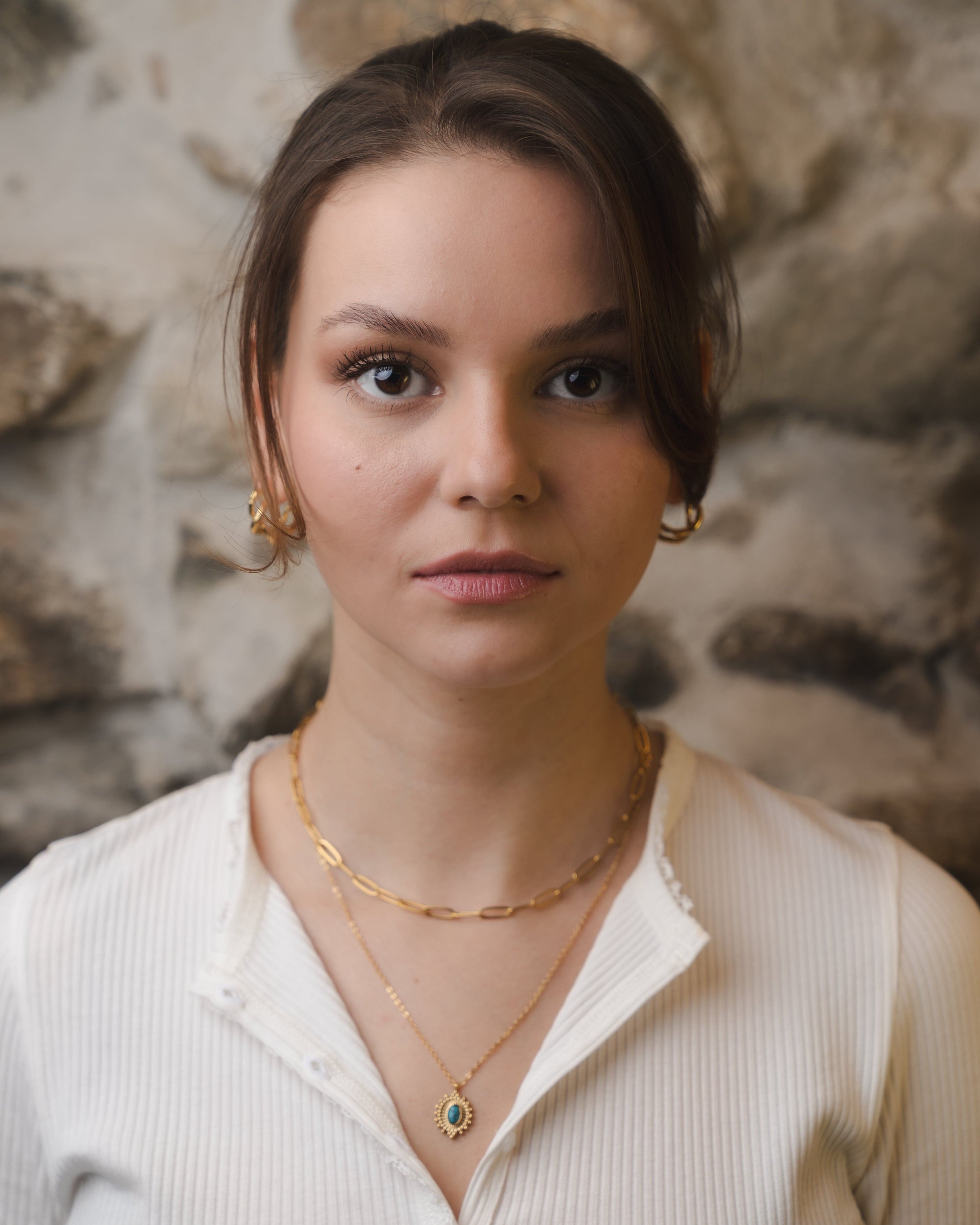 Vergoldete Ohrringe – Offenes Knotendesign