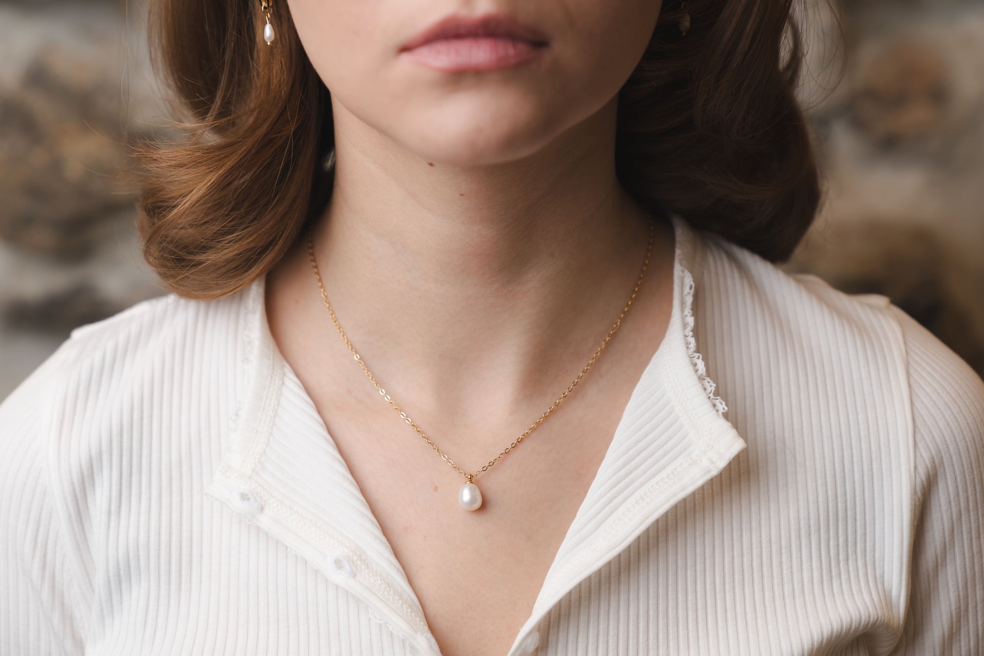 Goldene Halskette mit Perlenanhänger – Zeitlose Eleganz