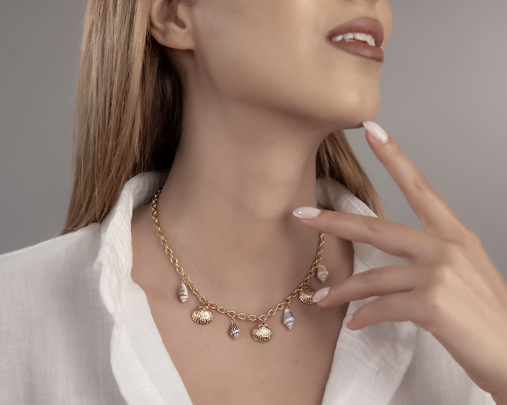 Schmuck im Ibiza Style: Kette mit Spiralmuscheln und Jakobsmuscheln