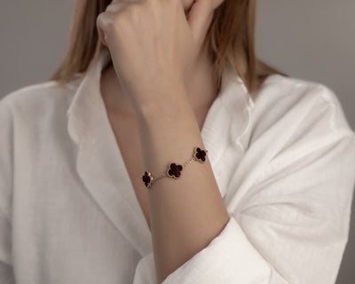 Damenarmband in Rot und Gold aus wasserfestem Edelstahl