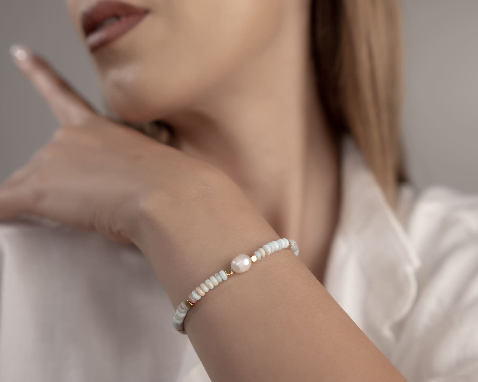 Surfer Armband für Damen mit goldenen Details und Süsswasserperle